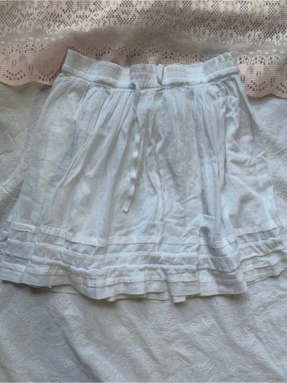Adorable Women’s Old Navy White Tiered Linen Blend Skirt